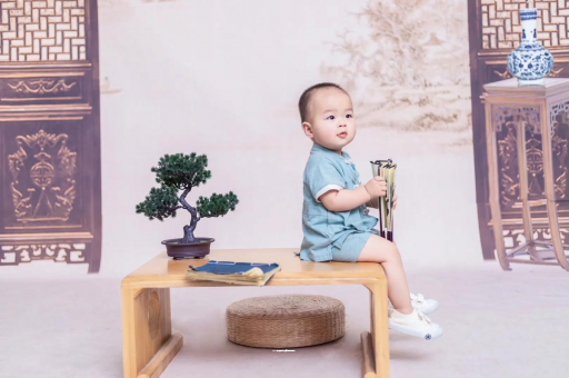 句容宝宝几个月笑出声